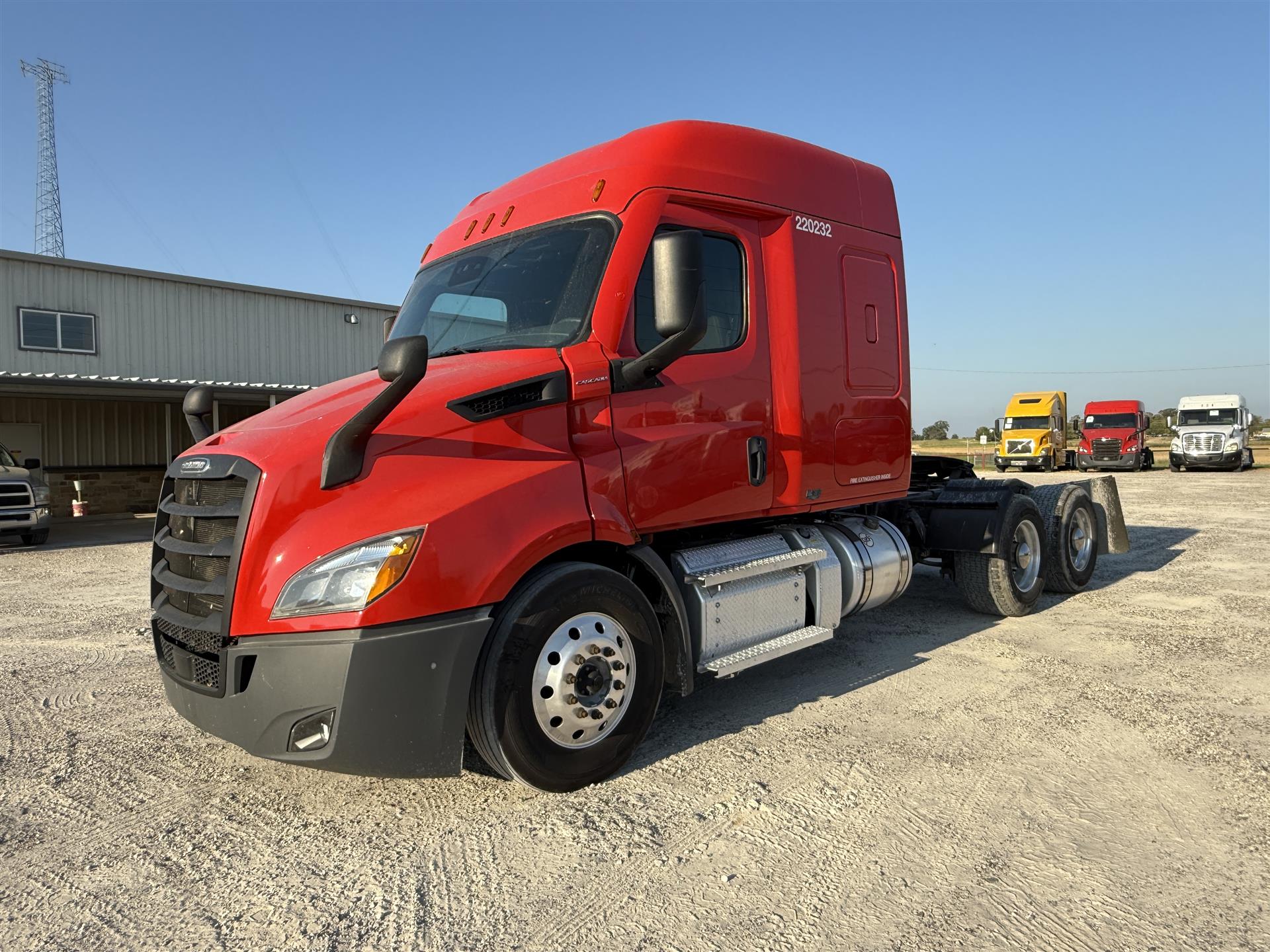 2020 Freightliner CASCADIA 116