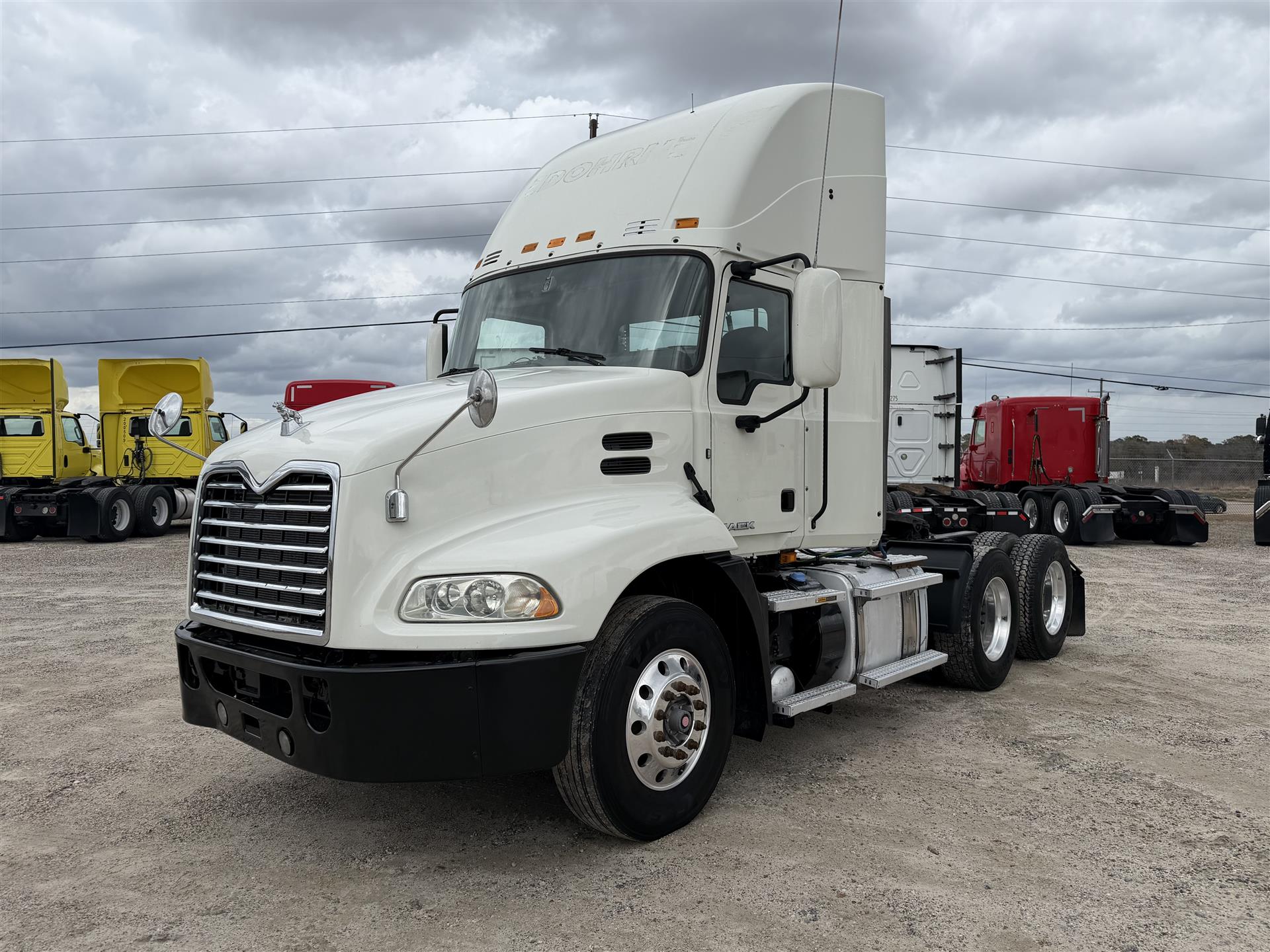 2016 Mack VISION CX613