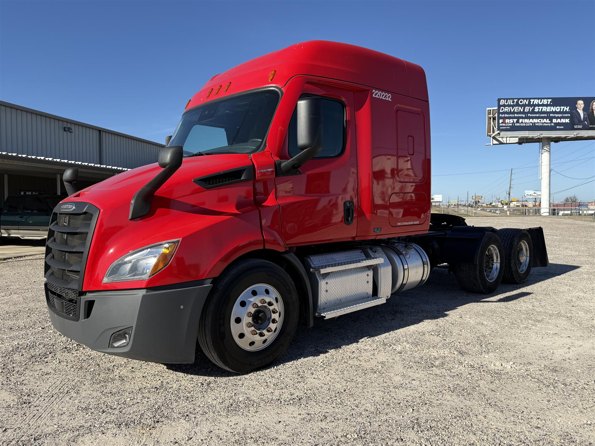2020 Freightliner CASCADIA 116