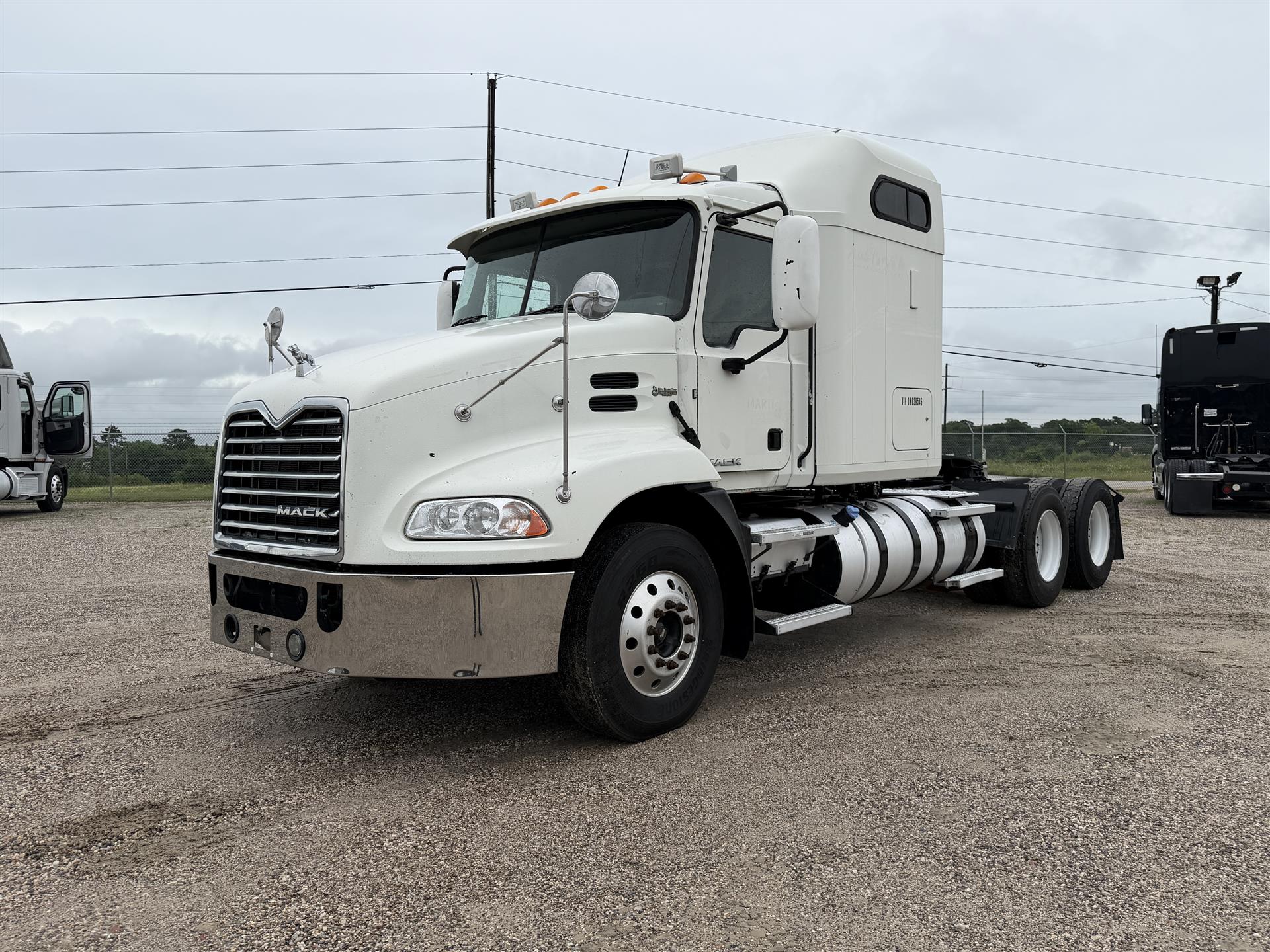 2013 Mack PINNACLE CXU613