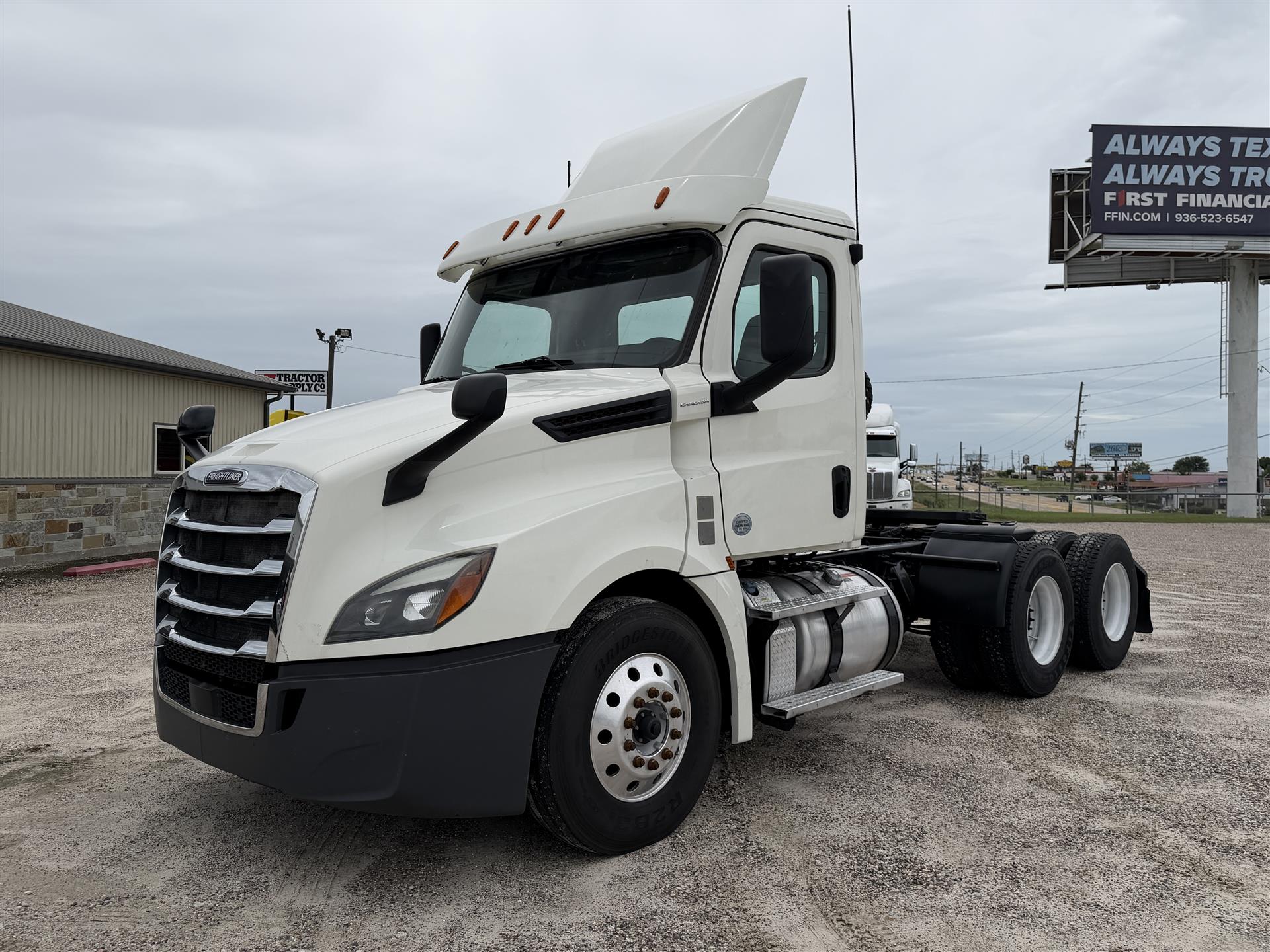 2020 Freightliner CASCADIA 126