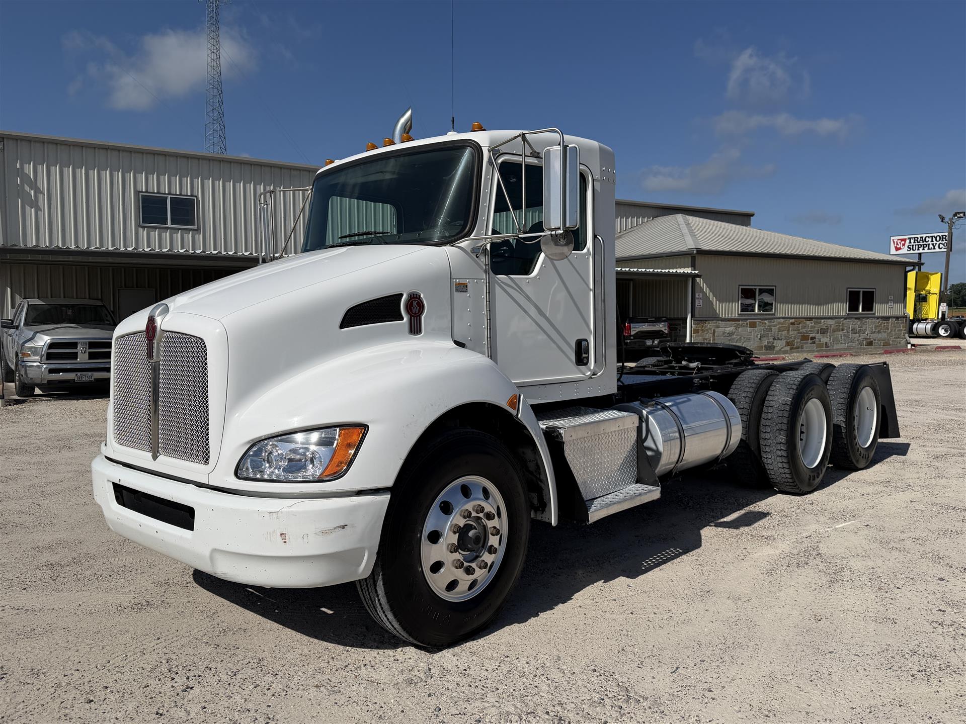 2011 Kenworth T370