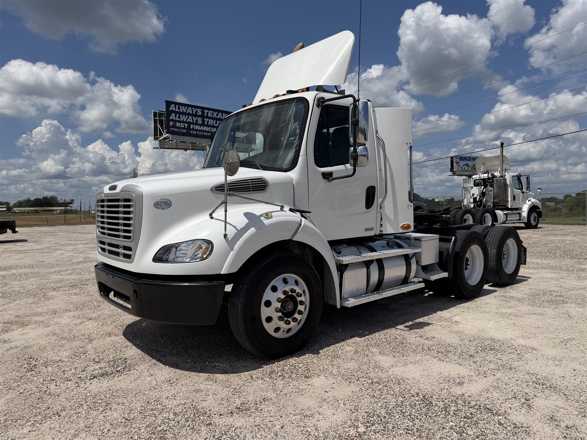 2012 Freightliner BUSINESS CLASS M2 112