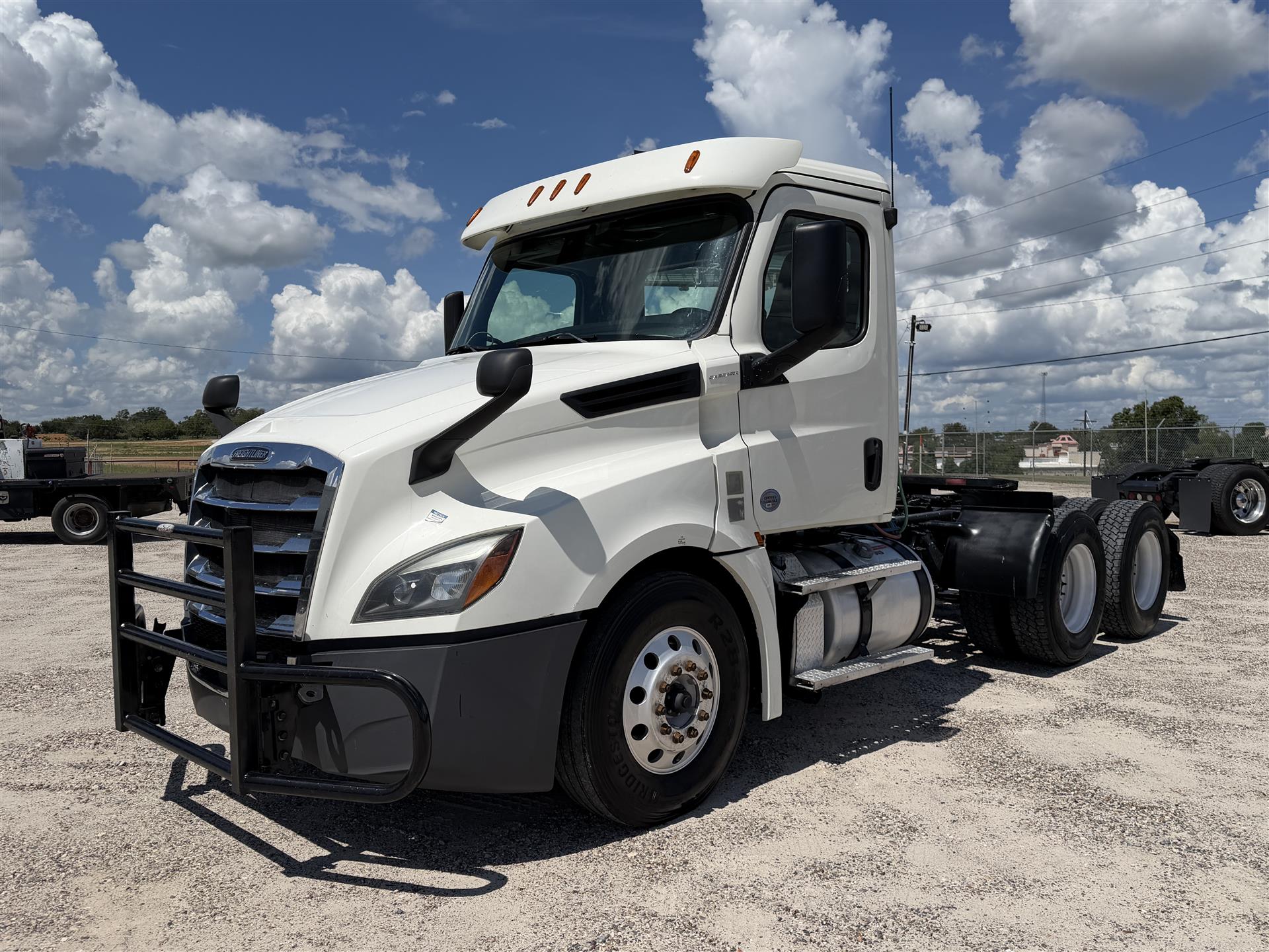 2019 Freightliner CASCADIA 126