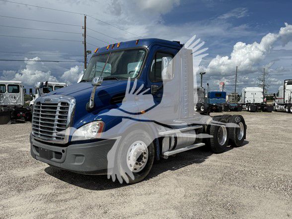 2015 Freightliner CASCADIA 113