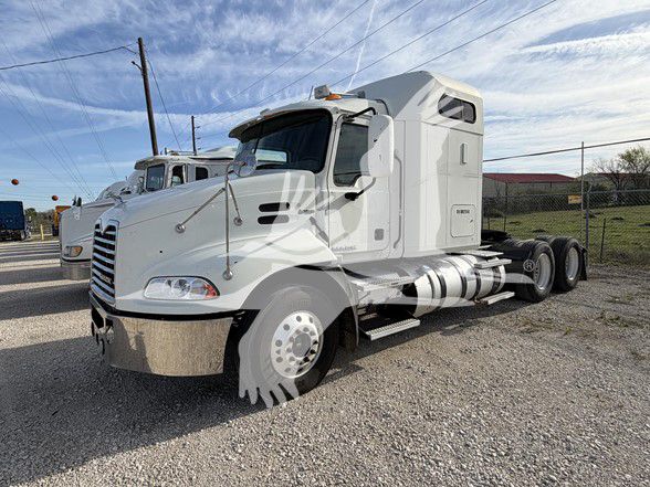 2013 Mack PINNACLE CXU613