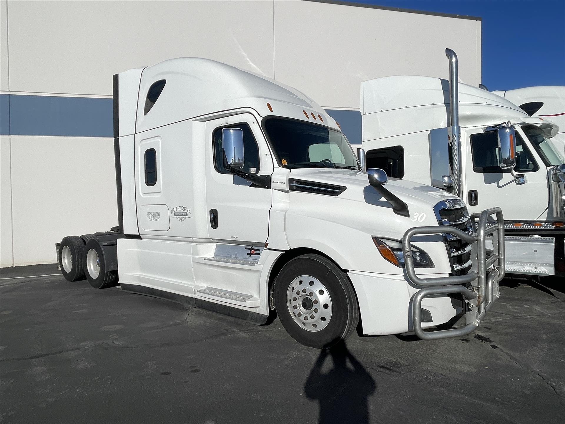 2021 Freightliner CASCADIA 126