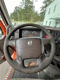 2014 Volvo VHD