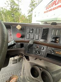 2014 Volvo VHD