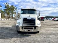 2017 Mack CXU 613 MID ROOF SLEEPER