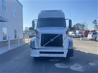 2014 Volvo VNL670