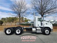 2012 Mack CXU613 DAY CAB