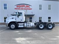 2012 Mack CXU613 DAY CAB