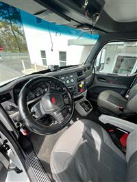 2016 Peterbilt 579 DAYCAB AUTOMATIC