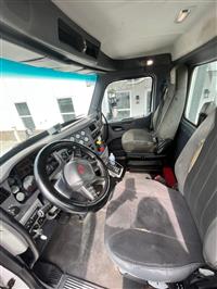 2016 Peterbilt 579 DAYCAB AUTOMATIC