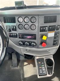 2016 Peterbilt 579 DAYCAB AUTOMATIC
