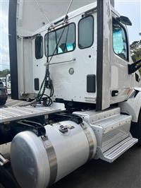 2016 Peterbilt 579 DAYCAB AUTOMATIC