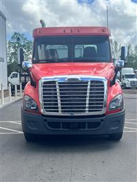 2019 Freightliner Cascadia 113