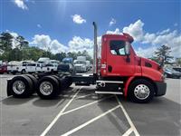 2019 Freightliner Cascadia 113