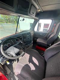 2019 Freightliner Cascadia 113
