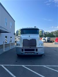 2017 Mack CXU613 FLAT TOP SLEEPER