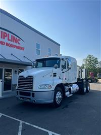 2017 Mack CXU613 FLAT TOP SLEEPER