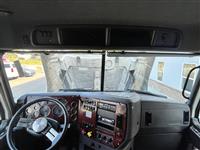 2017 Mack CXU613 FLAT TOP SLEEPER