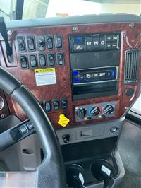 2017 Mack CXU613 FLAT TOP SLEEPER