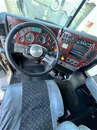 2017 Mack CXU613 FLAT TOP SLEEPER