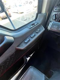 2017 Mack CXU613 FLAT TOP SLEEPER
