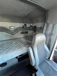 2017 Mack CXU613 FLAT TOP SLEEPER