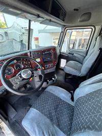 2017 Mack CXU613 FLAT TOP SLEEPER