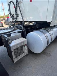 2017 Mack CXU613 FLAT TOP SLEEPER