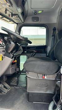 2019 Peterbilt 389
