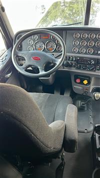2019 Peterbilt 389