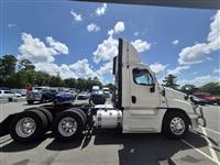 2018 Freightliner Cascadia 125
