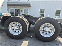 2018 Mack CXU 613 MID ROOF SLEEPER