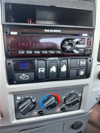 2016 Mack CXU613 DAY CAB