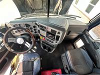 2016 Mack CXU613 DAY CAB