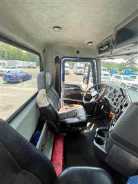2016 Mack CXU613 DAY CAB