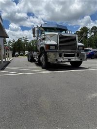 2008 Mack Pinnacle