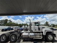 2008 Mack Pinnacle