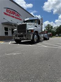 2008 Mack Pinnacle