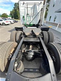 2017 Volvo VNL