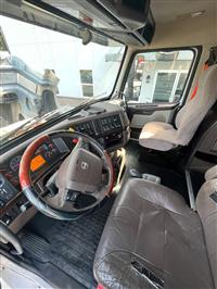 2017 Volvo VNL