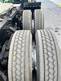 2017 Volvo VNL