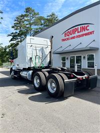 2017 Volvo VNL
