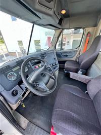 2016 Freightliner CASCADIA 125 DAY CAB