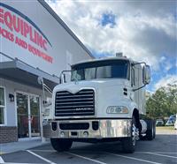2017 Mack CXU613 FLAT TOP SLEEPER