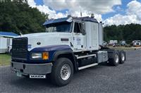 1999 Mack CL713 SLEEPER